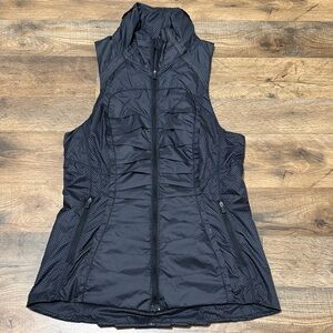 LULULEMON Black Lightweight
Pleated Reflective Vest Size 4
